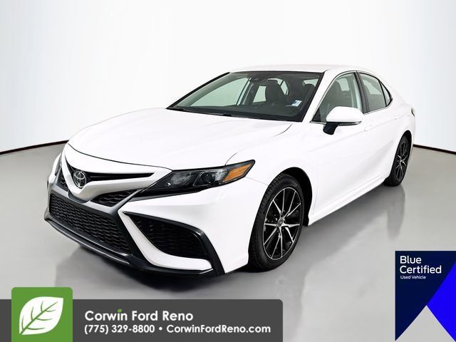 Used 2023 Toyota Camry SE image 3