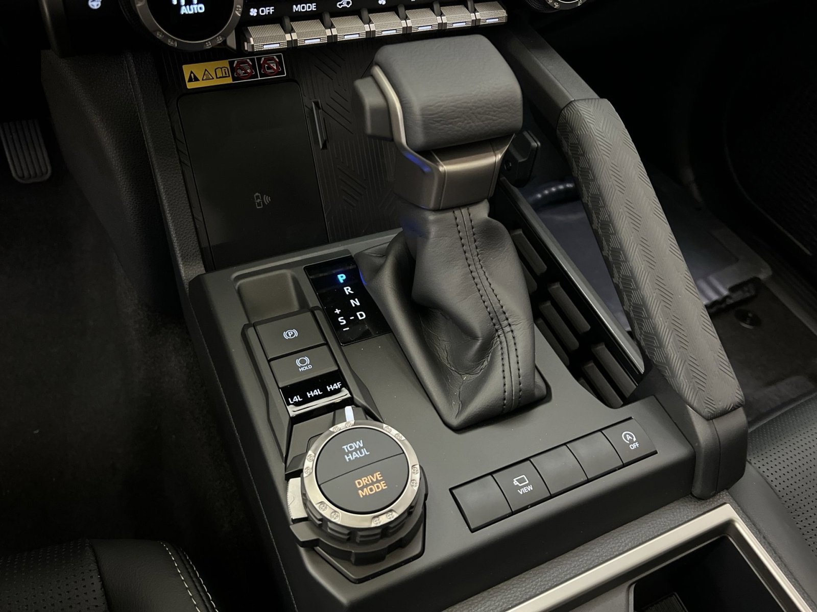 New 2025 Toyota 4Runner Limited image 17