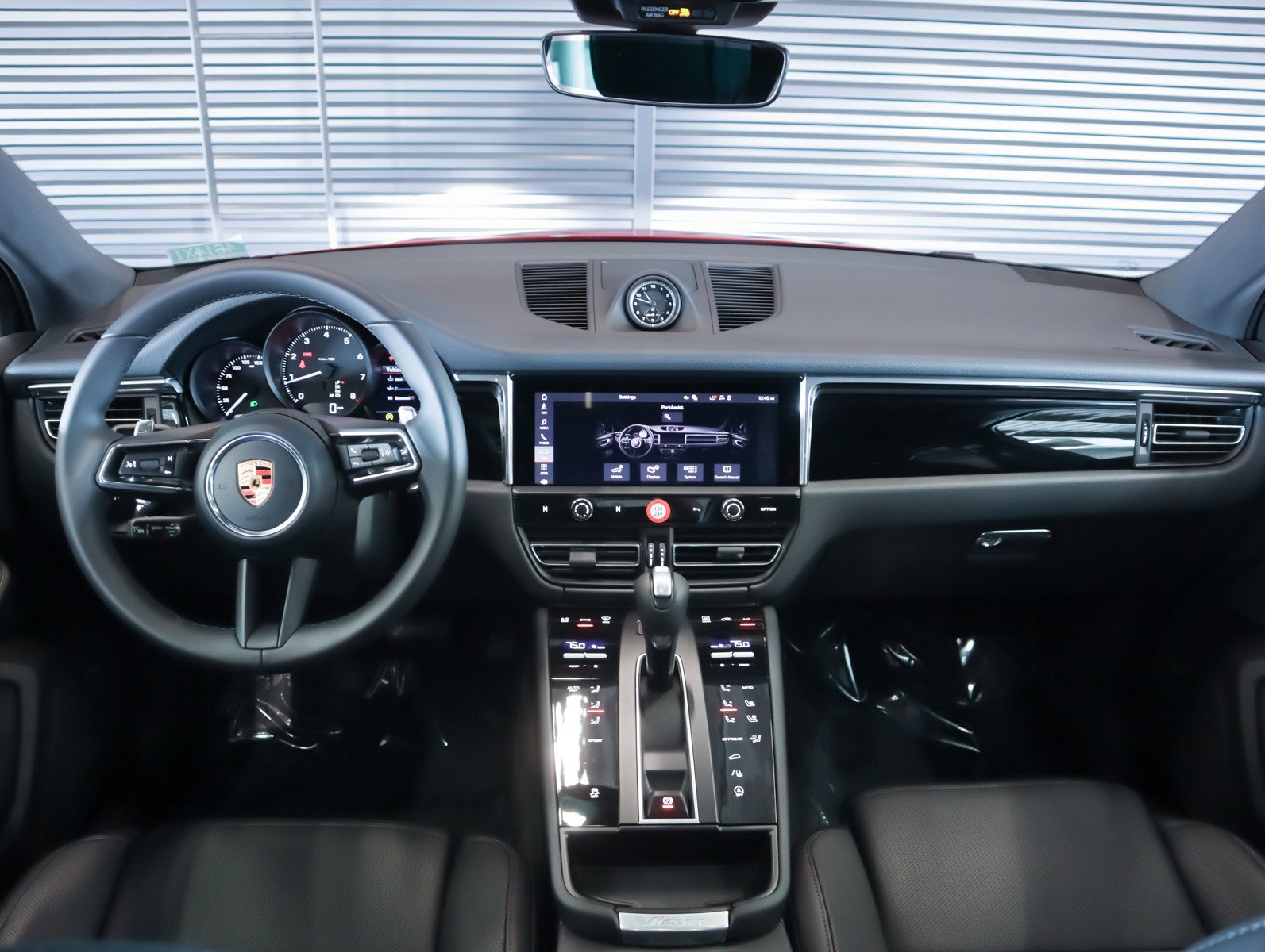 Used 2026 Porsche Macan AWD/4WD image 6