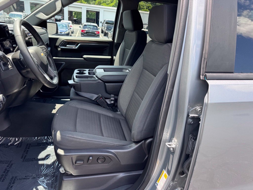 Used 2024 Chevrolet Silverado 1500 LT AWD/4WD image 19