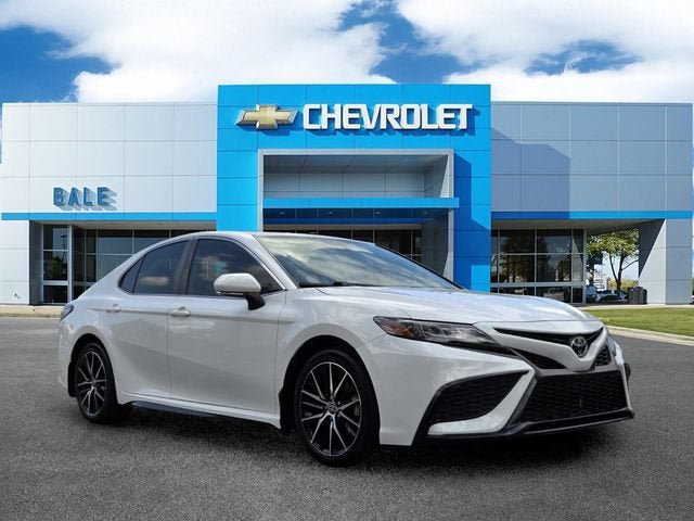 Used 2021 Toyota Camry SE w/ Convenience Package