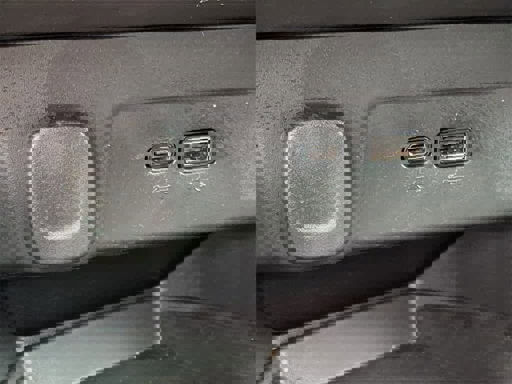 Used 2024 Chevrolet Trax RS w/ Sunroof Package image 23