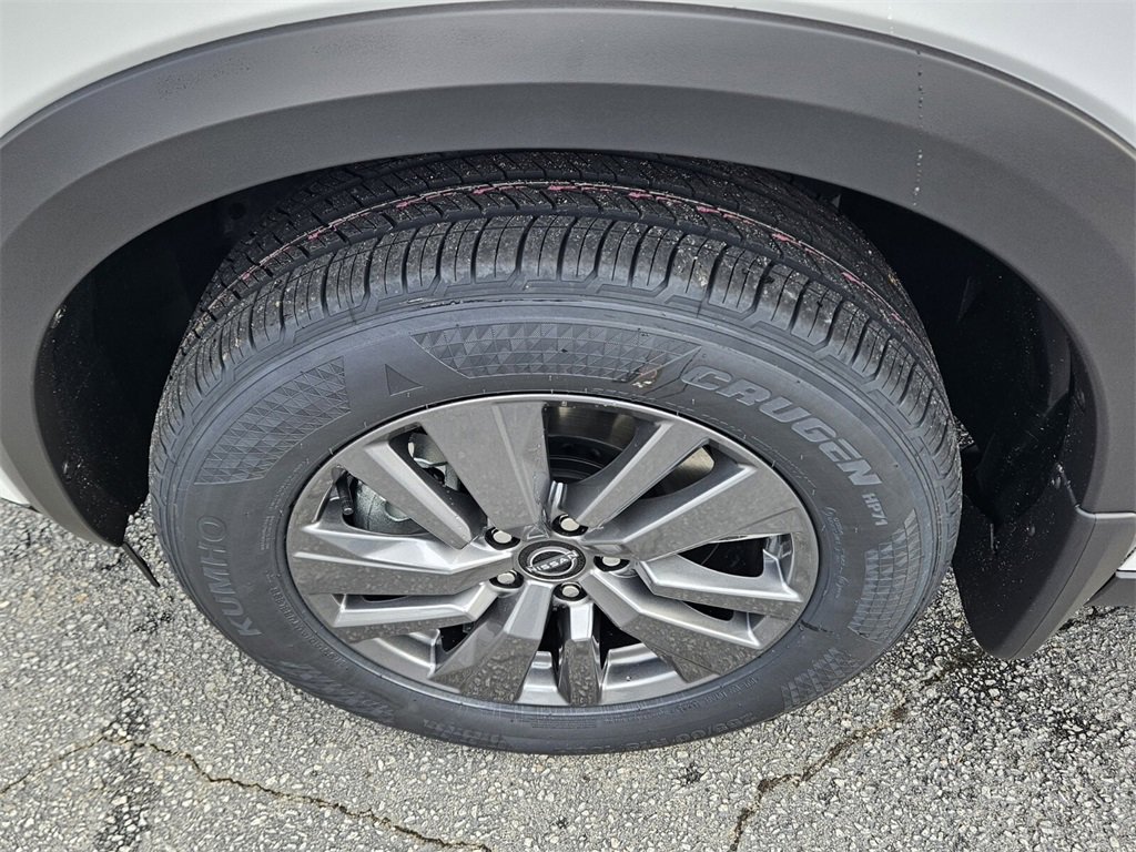 New 2025 Nissan Pathfinder SV image 17