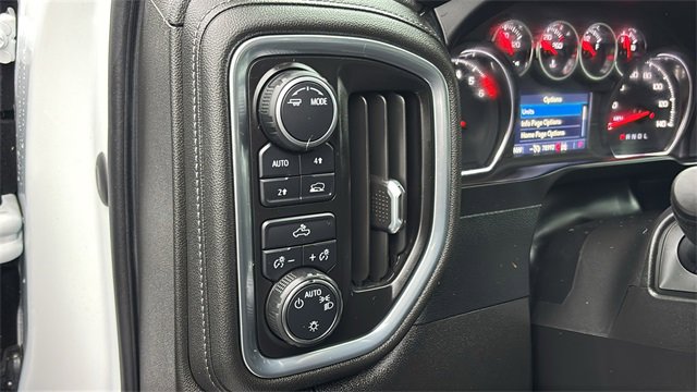 Used 2022 Chevrolet Silverado 1500 LT image 12