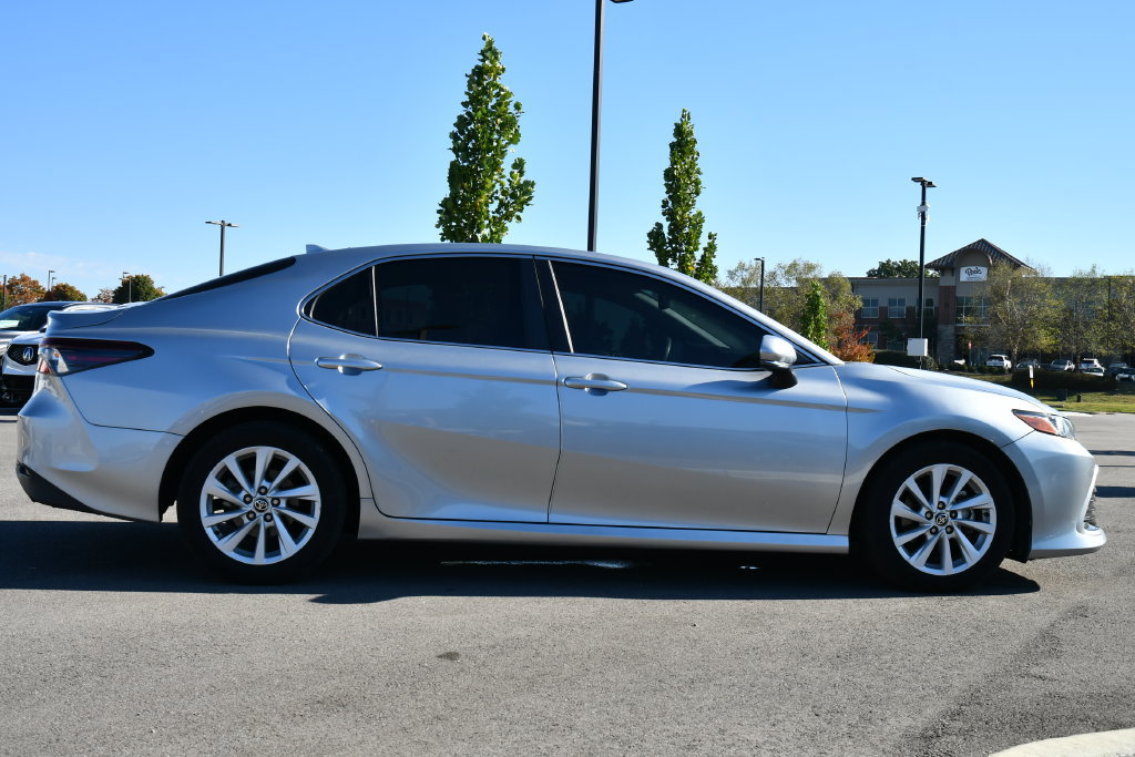 Used 2021 Toyota Camry LE w/ Convenience Package FWD image 12