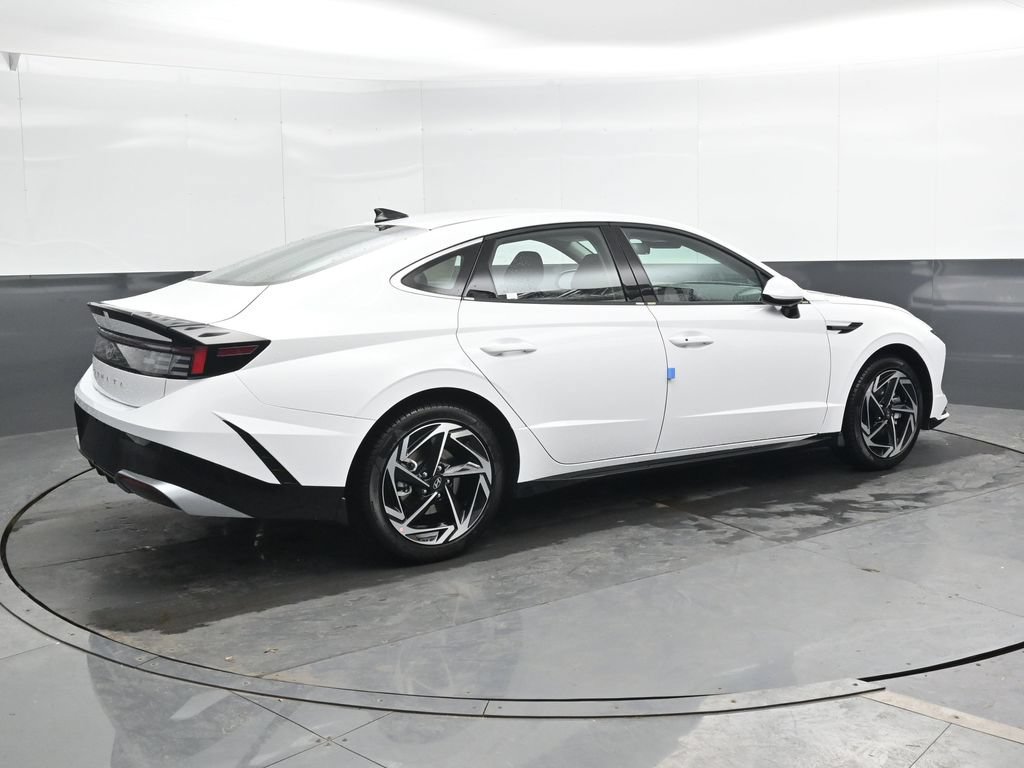 New 2026 Hyundai Sonata SEL FWD image 2