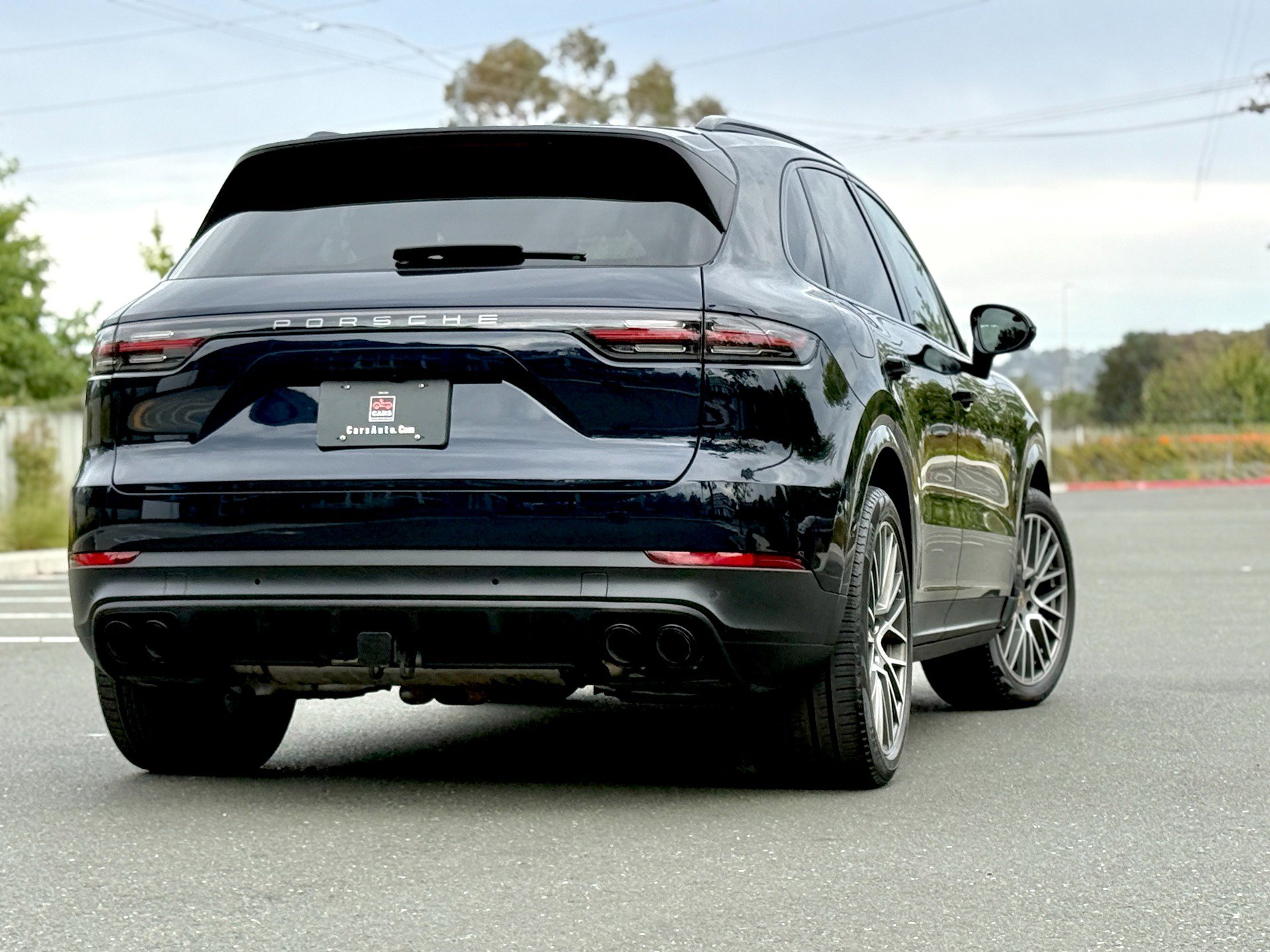 Used 2022 Porsche Cayenne Platinum Edition image 9