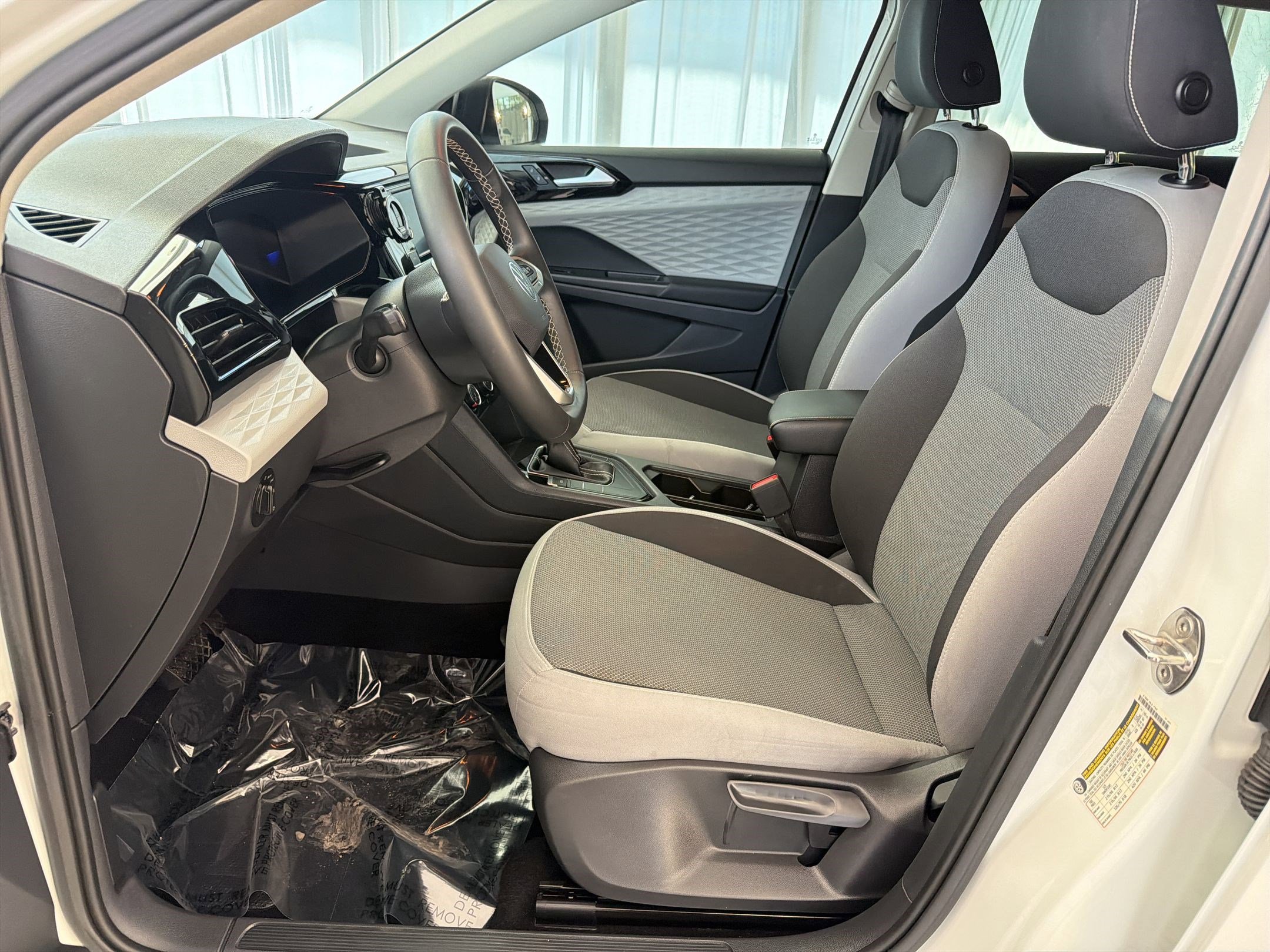 Used 2023 Volkswagen Taos S image 5