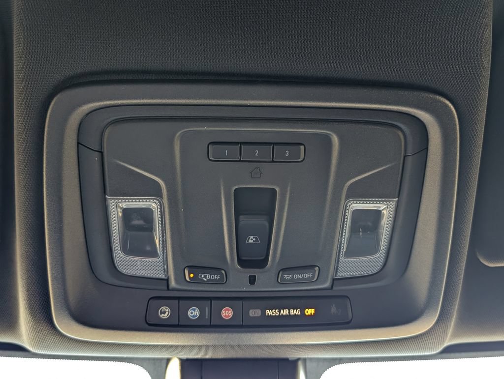 Used 2022 Chevrolet Silverado 2500 High Country w/ Technology Package AWD/4WD image 13