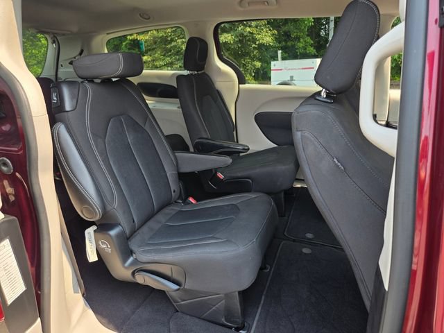 Used 2023 Chrysler Voyager LX FWD image 17