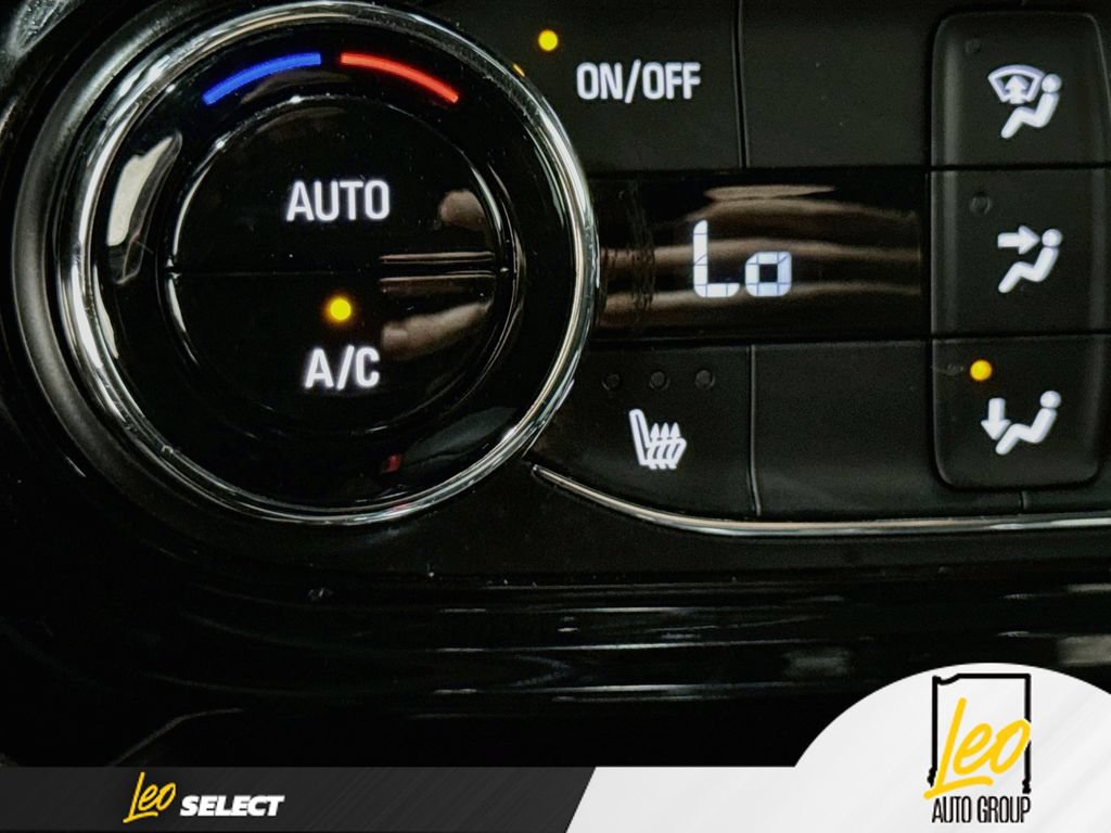 Used 2024 Chevrolet Trax RS FWD image 22