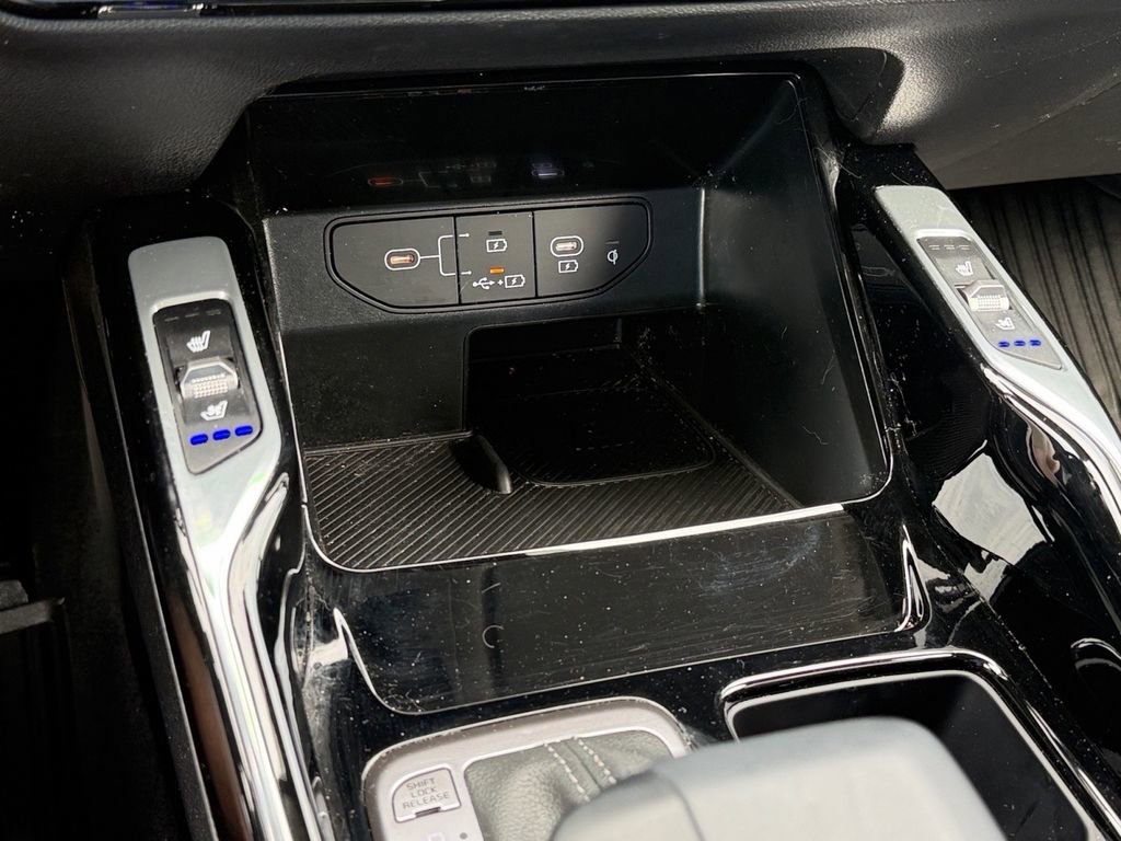 Used 2024 Kia Sorento SX FWD image 27