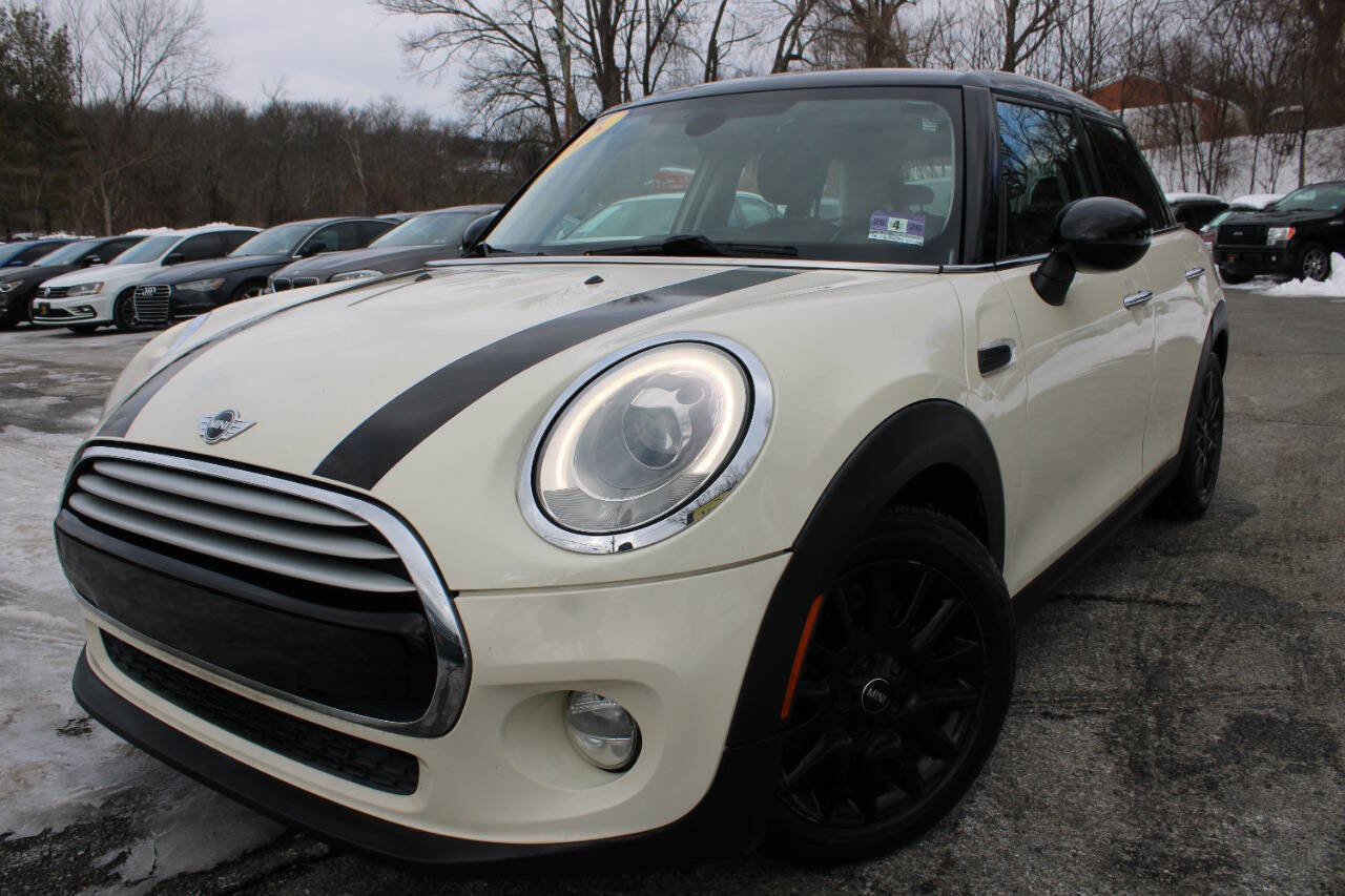 Used 2015 MINI Cooper 4-Door Hardtop image 1