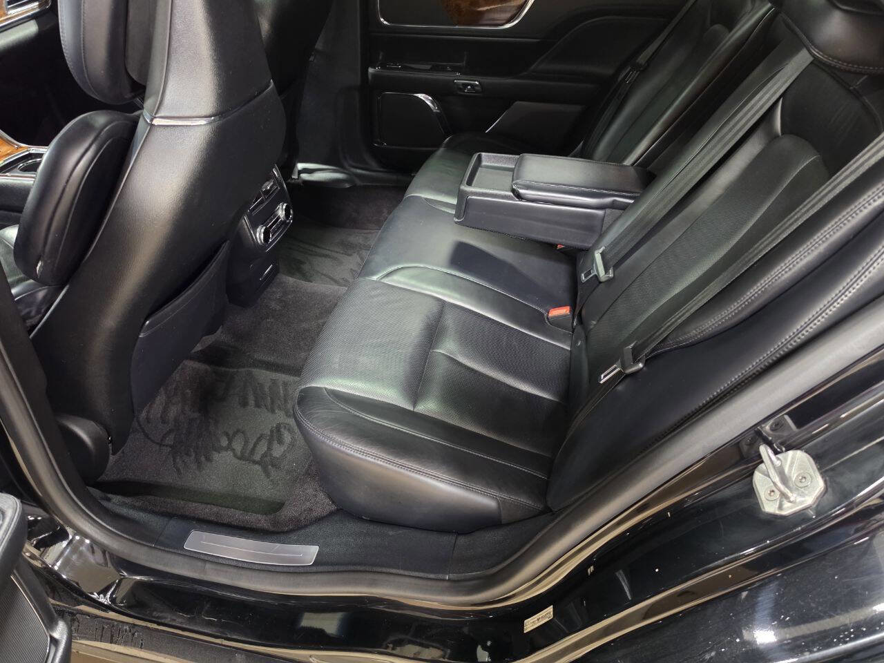 Used 2017 Lincoln Continental Reserve w/ Climate Package image 23