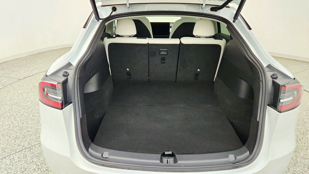 Used 2022 Tesla Model Y Performance AWD/4WD image 27