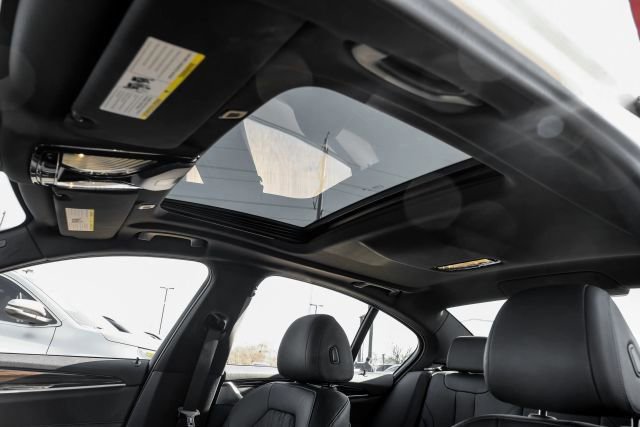 Used 2023 BMW 530e RWD image 5