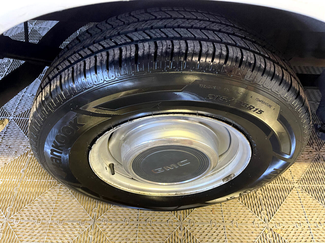 Used 1999 GMC Safari image 17