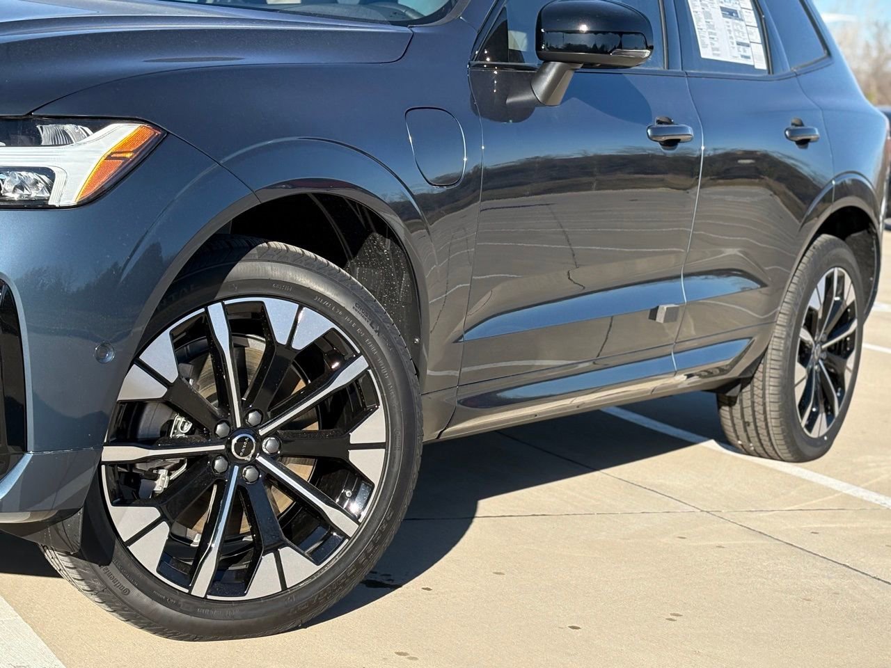 New 2026 Volvo XC60 T8 Plus w/ Protection Package Premier image 8