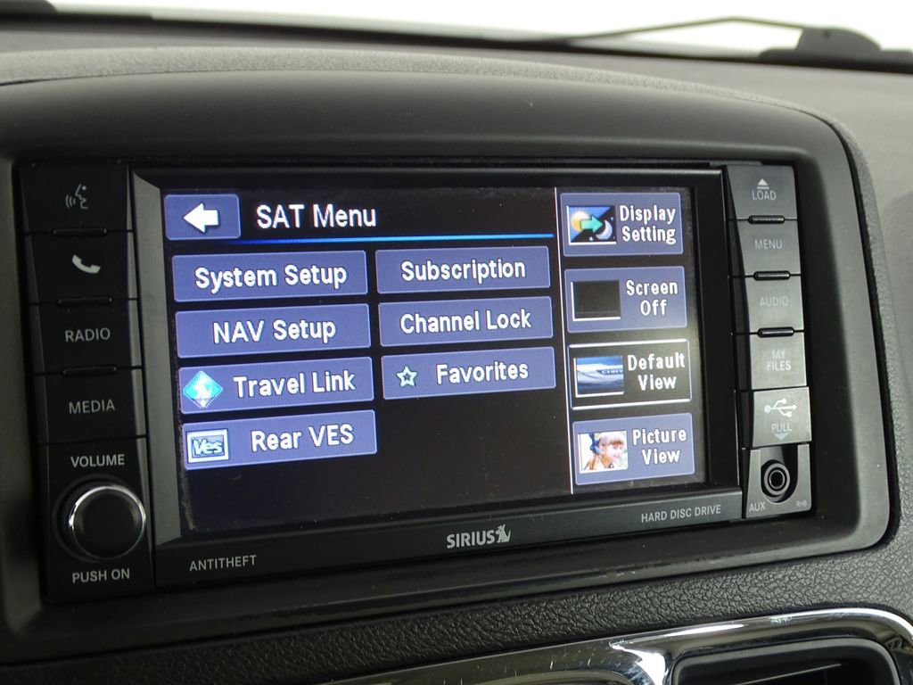 Used 2014 Chrysler Town & Country Touring-L w/ Driver Convenience Group image 32