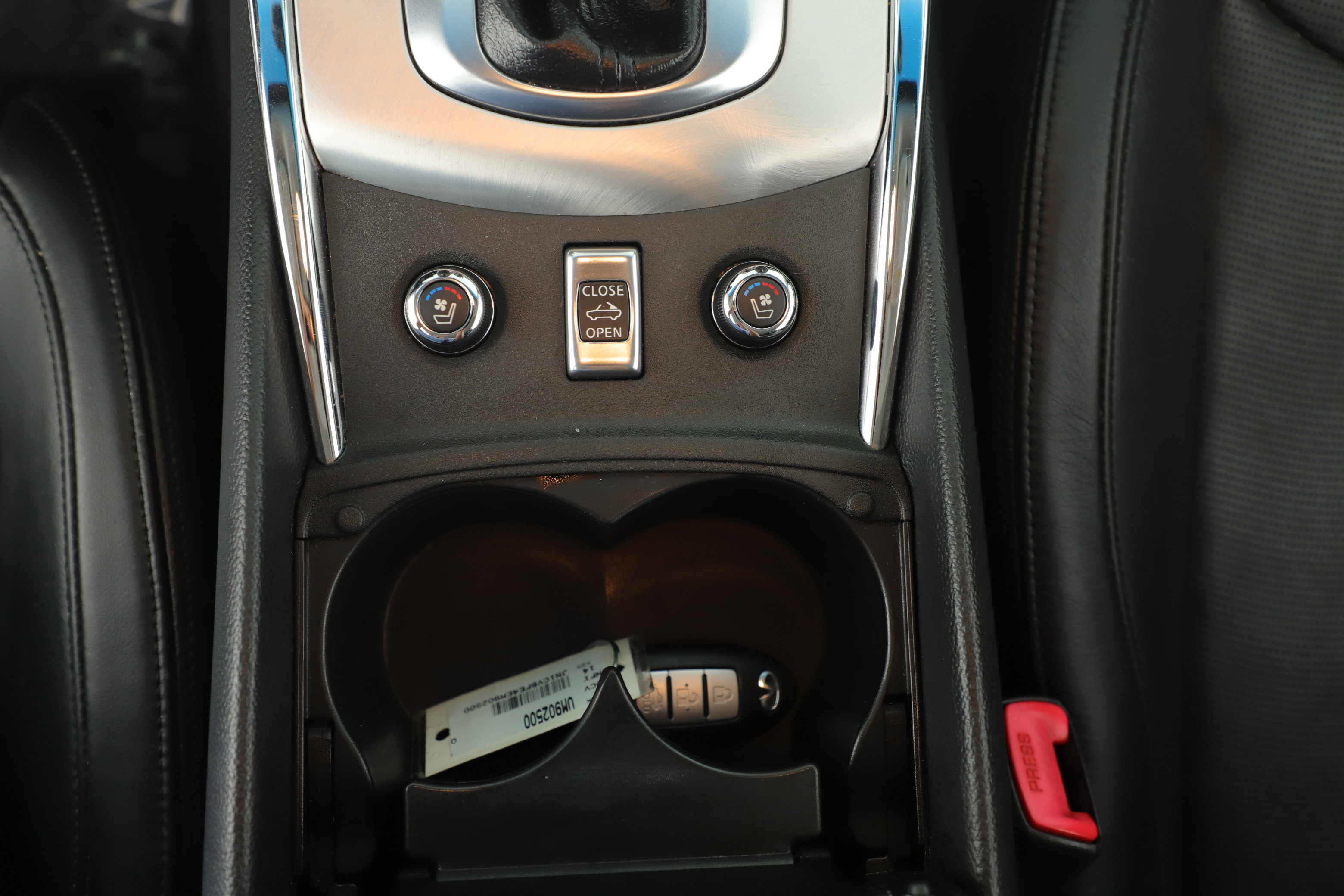 Used 2014 INFINITI Q60 Base w/ Premium Package image 9