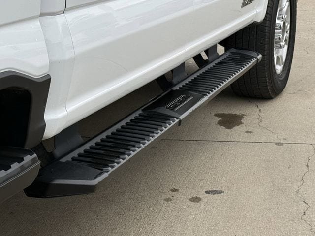 Used 2025 Ford F250 4x4 Crew Cab Super Duty image 8