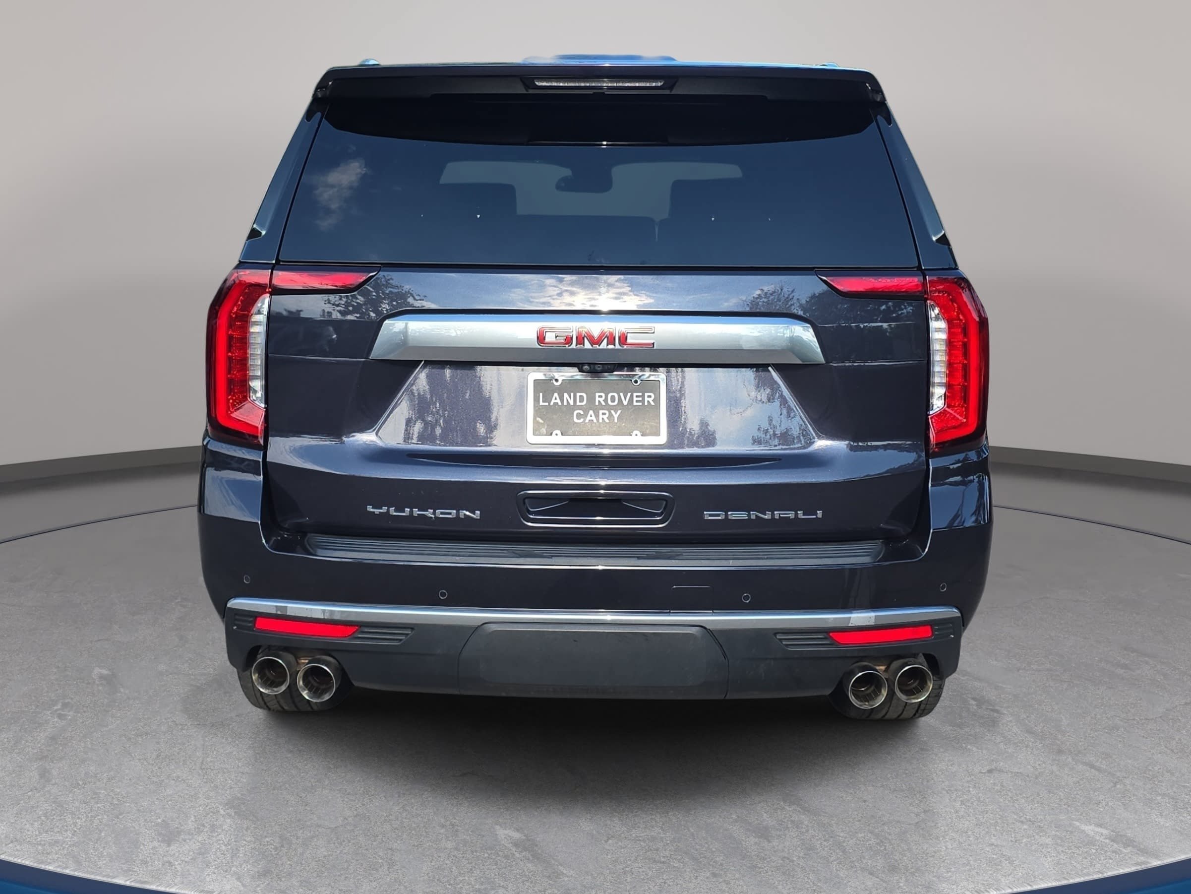 Used 2024 GMC Yukon Denali w/ Advanced Technology Package AWD/4WD image 6