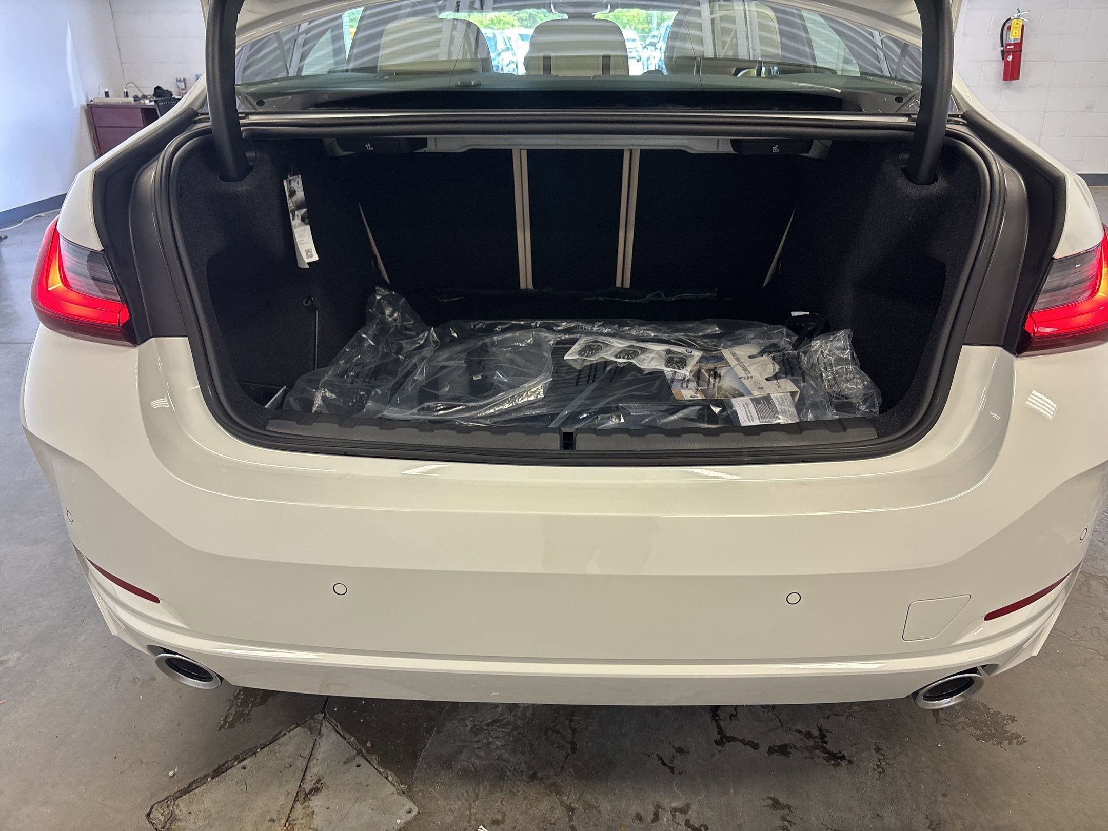 Used 2025 BMW 330i Sedan w/ Convenience Package image 24