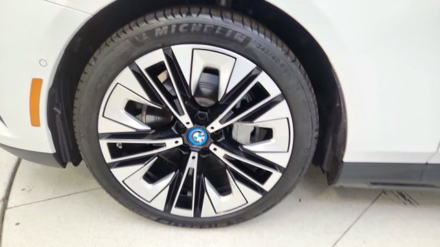Used 2025 BMW i5 xDrive40 w/ Premium Package AWD/4WD image 64