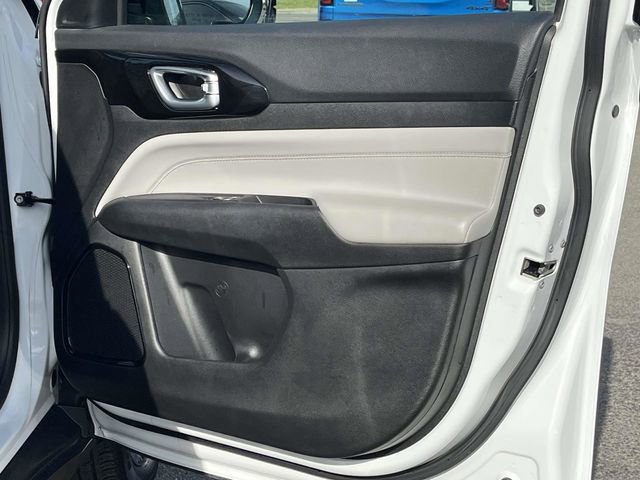 Used 2023 Jeep Compass Limited image 25