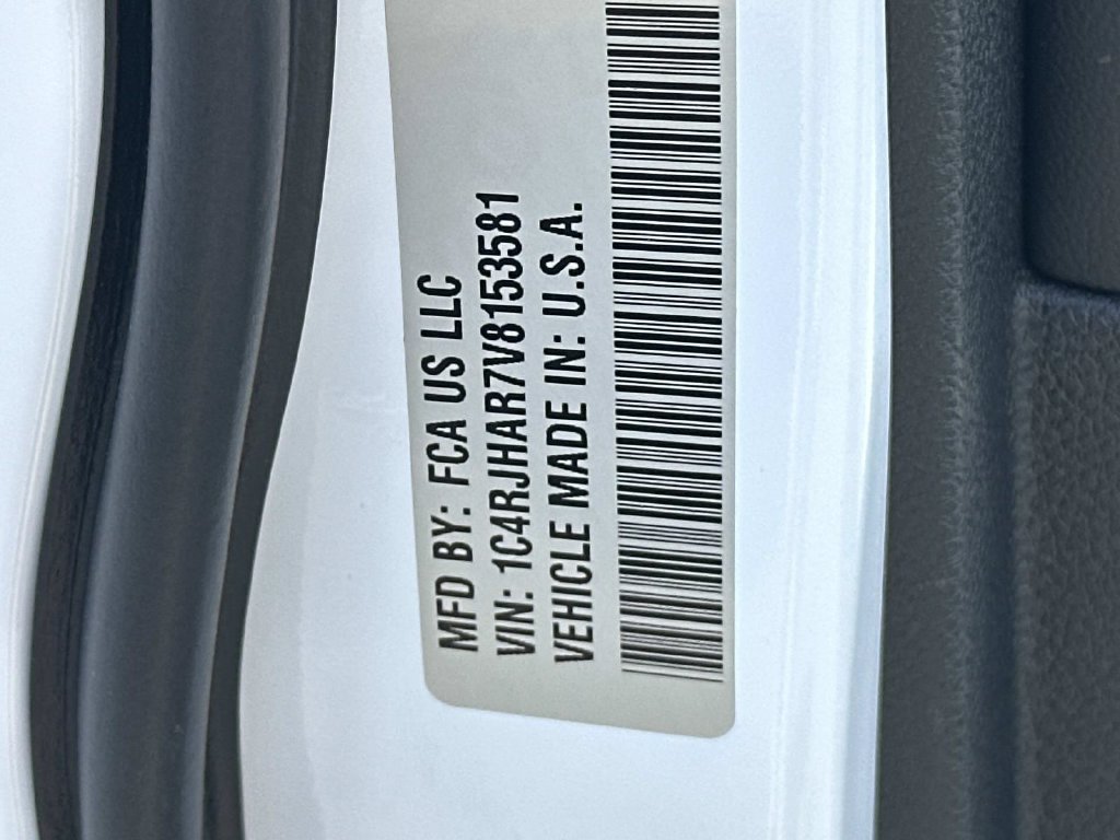 New 2027 Jeep Grand Cherokee Altitude AWD/4WD image 30