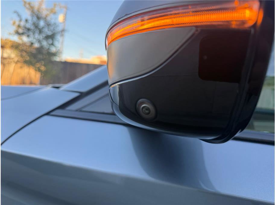 Used 2019 BMW M550i xDrive image 48