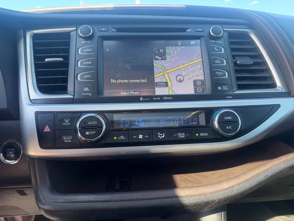 Used 2019 Toyota Highlander Limited Platinum AWD/4WD image 16