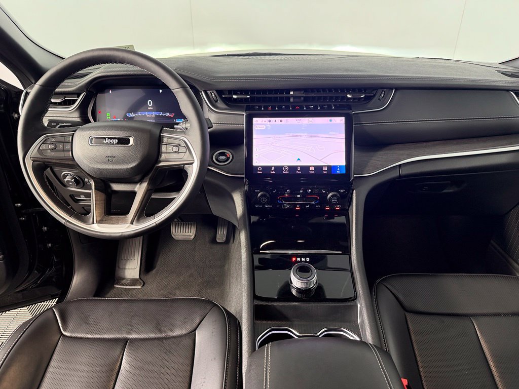 Certified 2025 Jeep Grand Cherokee Limited w/ Luxury Tech Group II RWD image 13