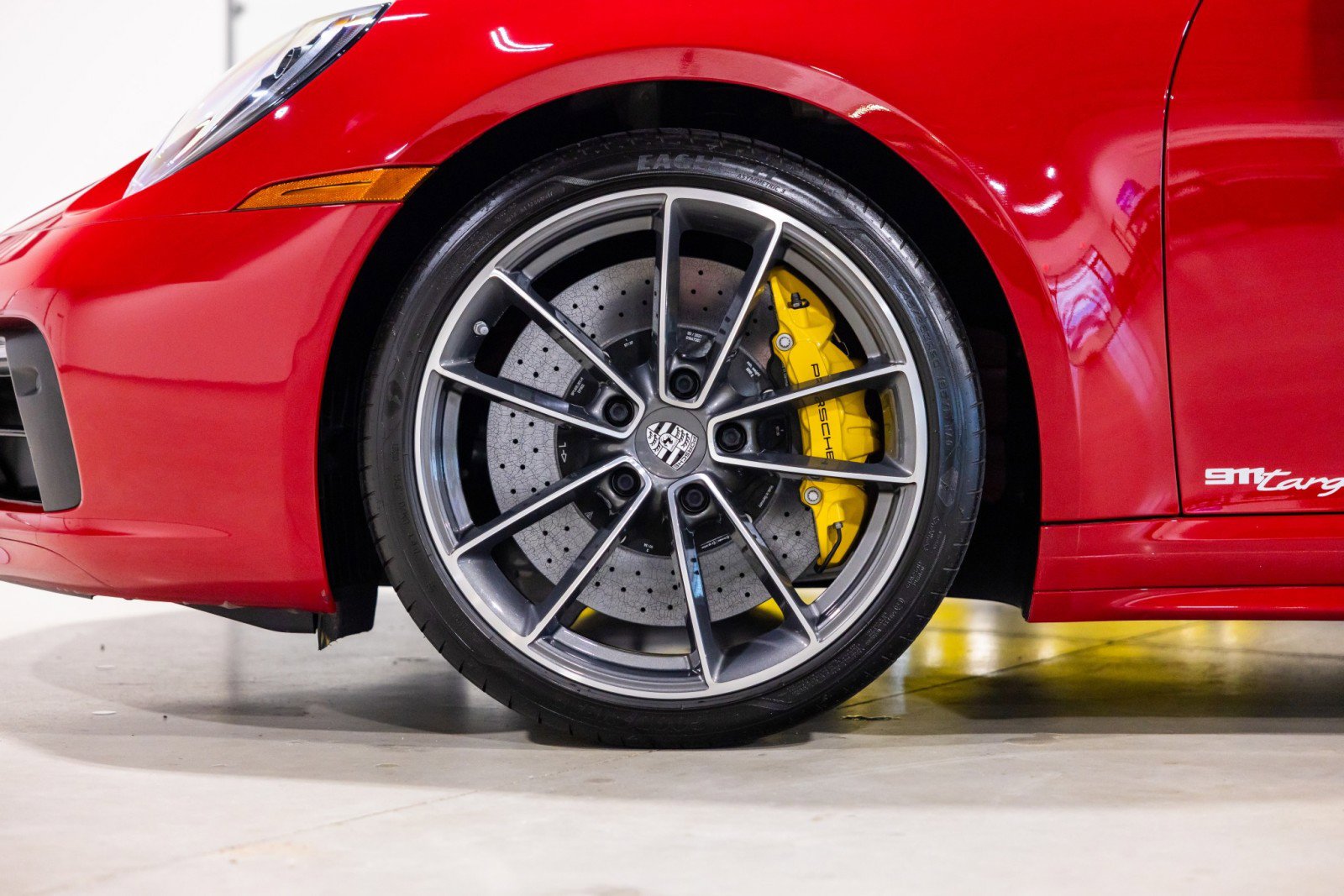 Used 2021 Porsche 911 Targa 4S Heritage Design AWD/4WD image 20