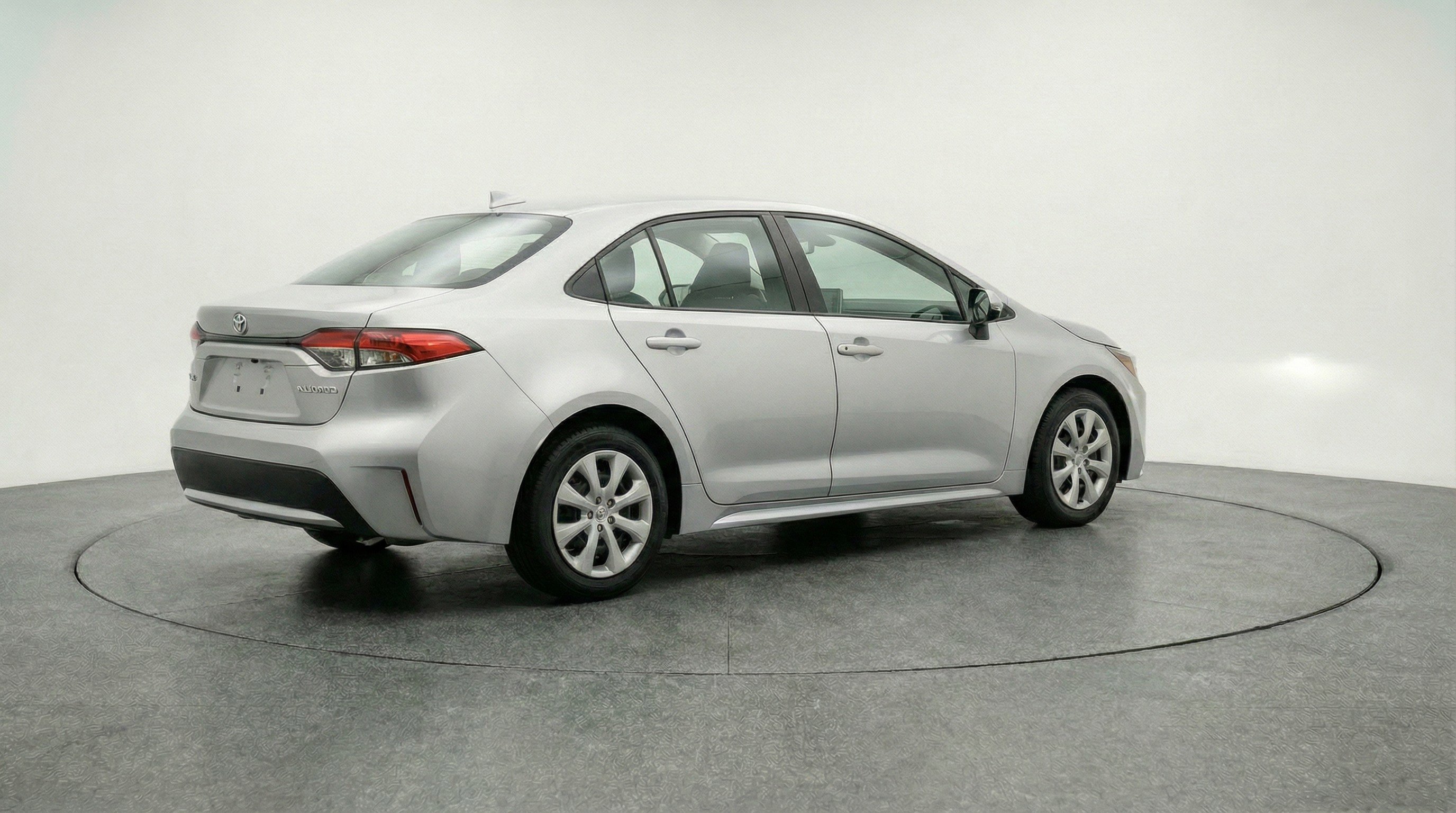 Used 2025 Toyota Corolla LE FWD image 9