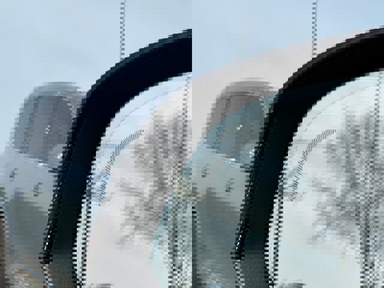 Certified 2023 Volvo XC40 B5 Ultimate w/ Protection Package Premier image 12