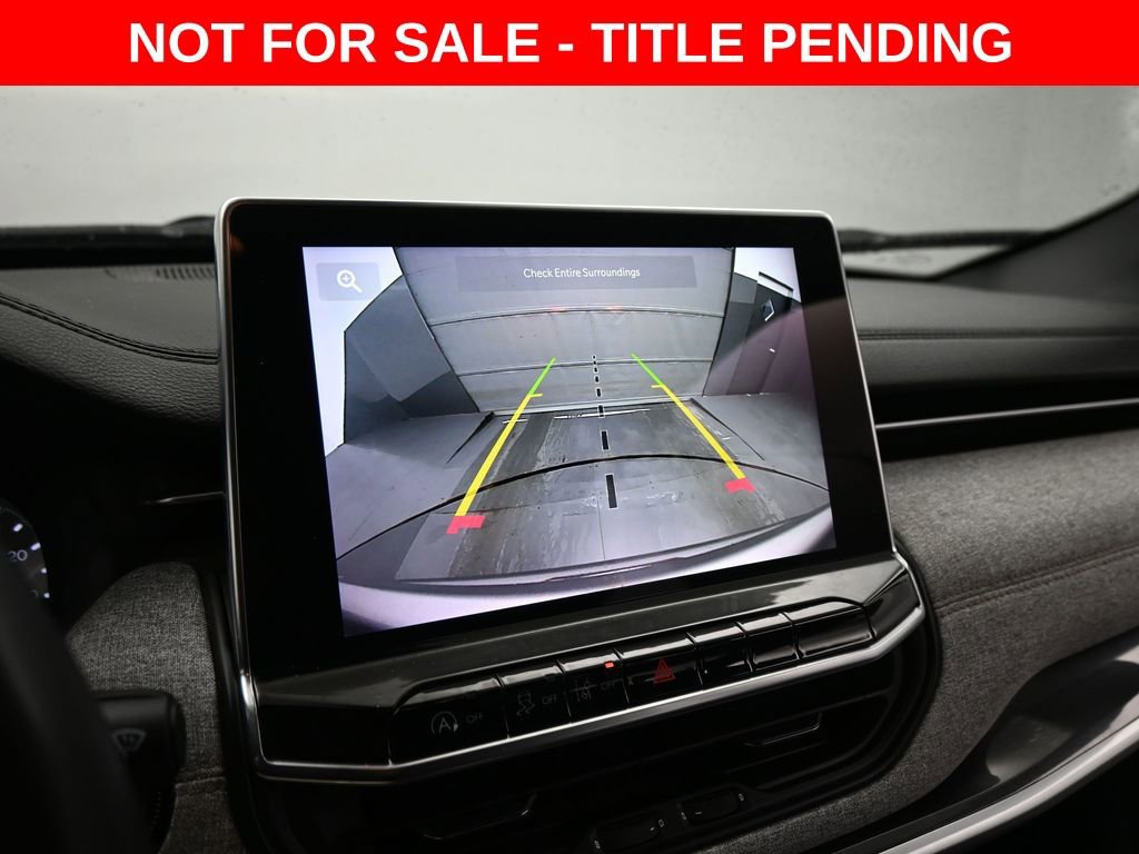 Used 2023 Jeep Compass Latitude image 12