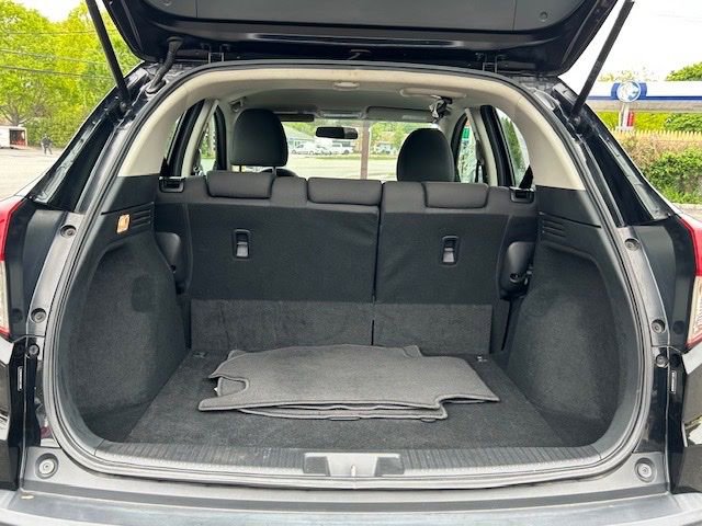 Used 2019 Honda HR-V LX image 9