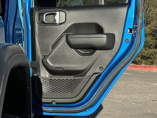 Used 2022 Jeep Wrangler Unlimited Rubicon 4xe image 21
