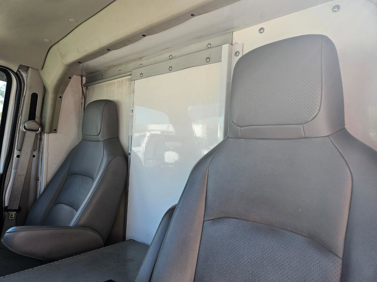 Used 2012 Ford E-350 and Econoline 350 Super Duty w/ PWR Locks & Windows Group image 16