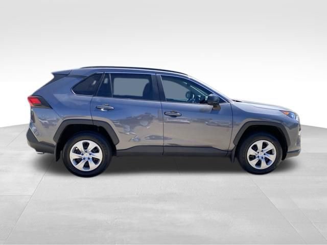 Certified 2021 Toyota RAV4 LE AWD/4WD image 2
