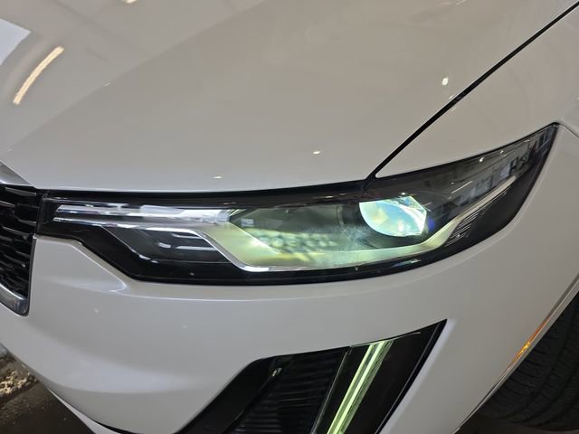 Certified 2022 Cadillac XT6 Luxury w/ LPO, Floor Liner Package AWD/4WD image 33