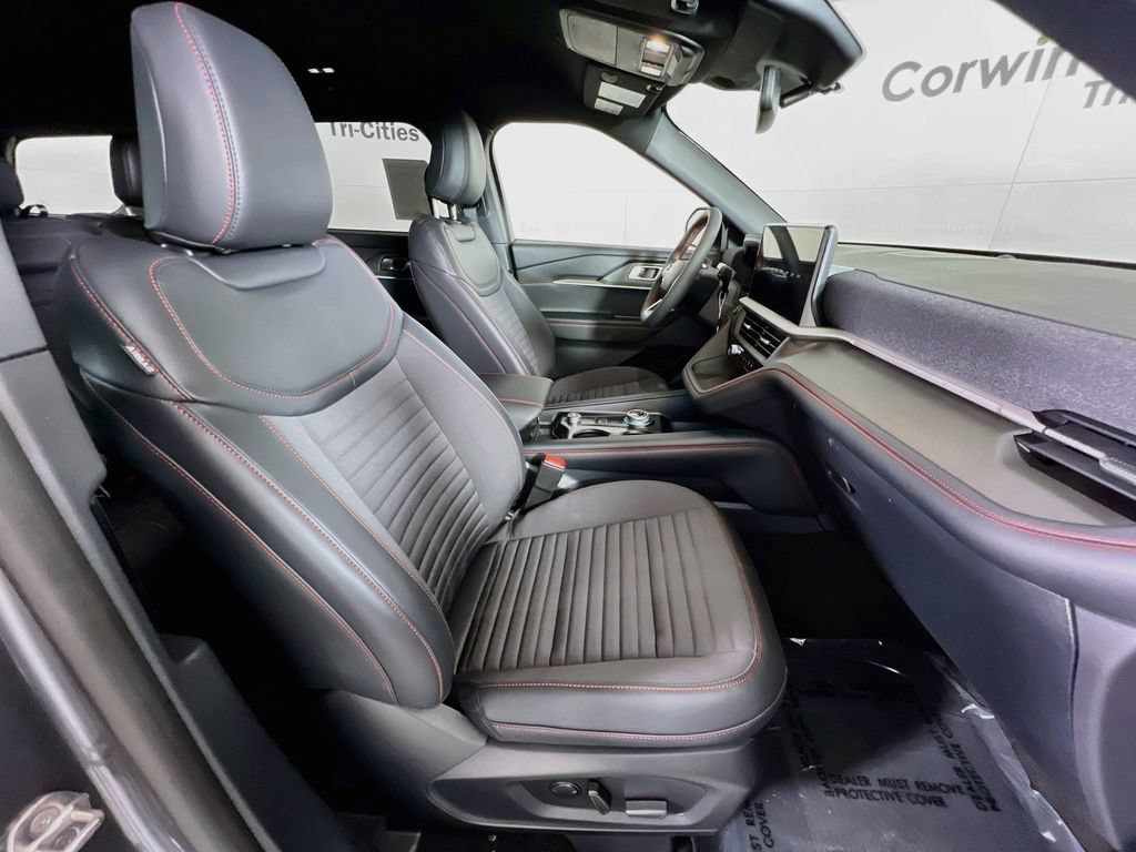 New 2026 Ford Explorer ST-Line w/ ST-Line Street Pack AWD/4WD image 18