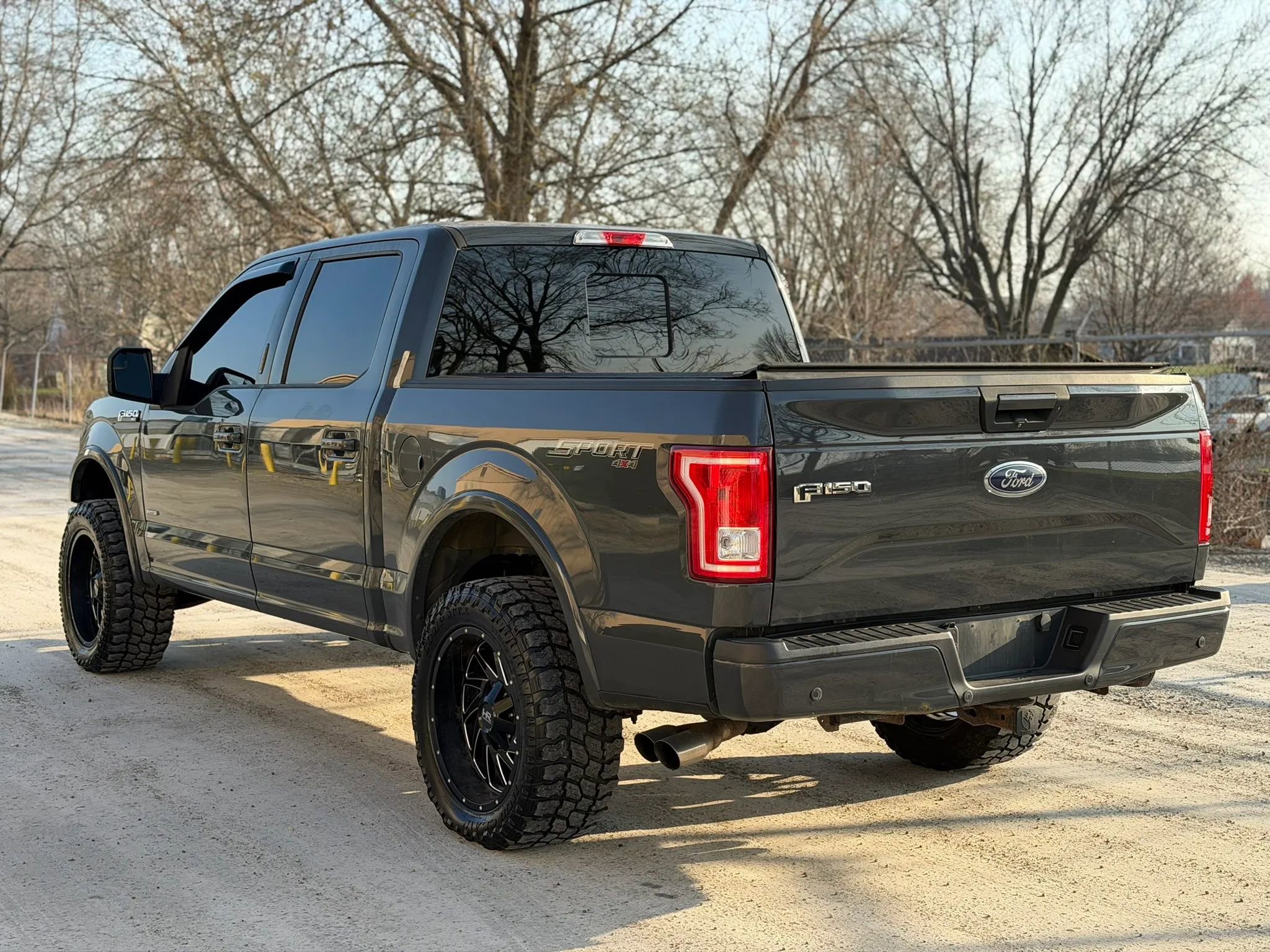 Used 2017 Ford F150 XLT w/ Equipment Group 302A Luxury AWD/4WD image 7