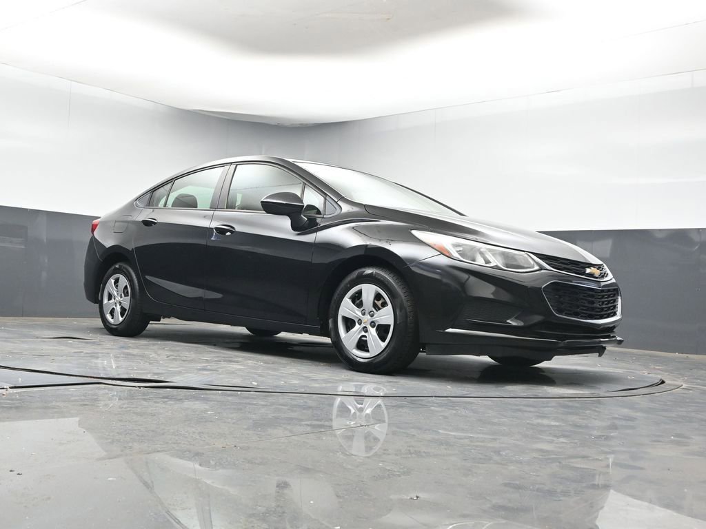 Used 2018 Chevrolet Cruze LS image 28