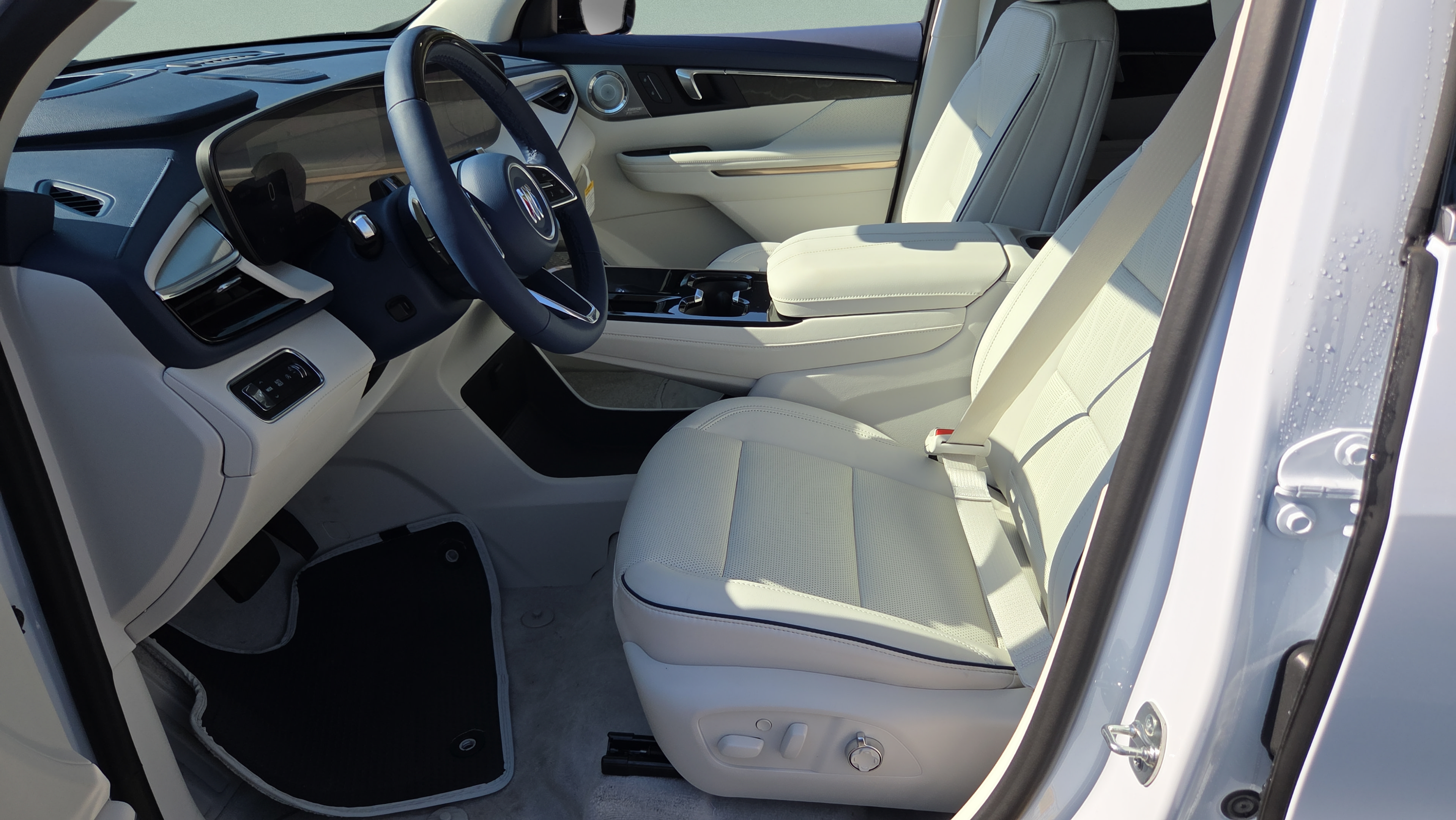 New 2026 Buick Enclave Avenir w/ Super Cruise Package FWD image 9
