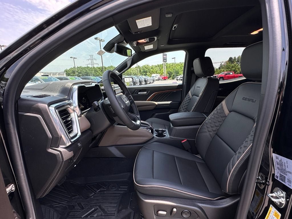 New 2026 GMC Canyon Denali w/ LPO, Denali Black Edition AWD/4WD image 17