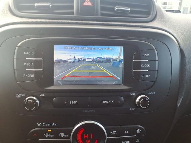 Used 2017 Kia Soul + image 17