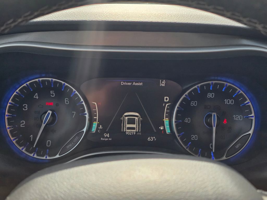 Used 2022 Chrysler Pacifica Touring-L image 20