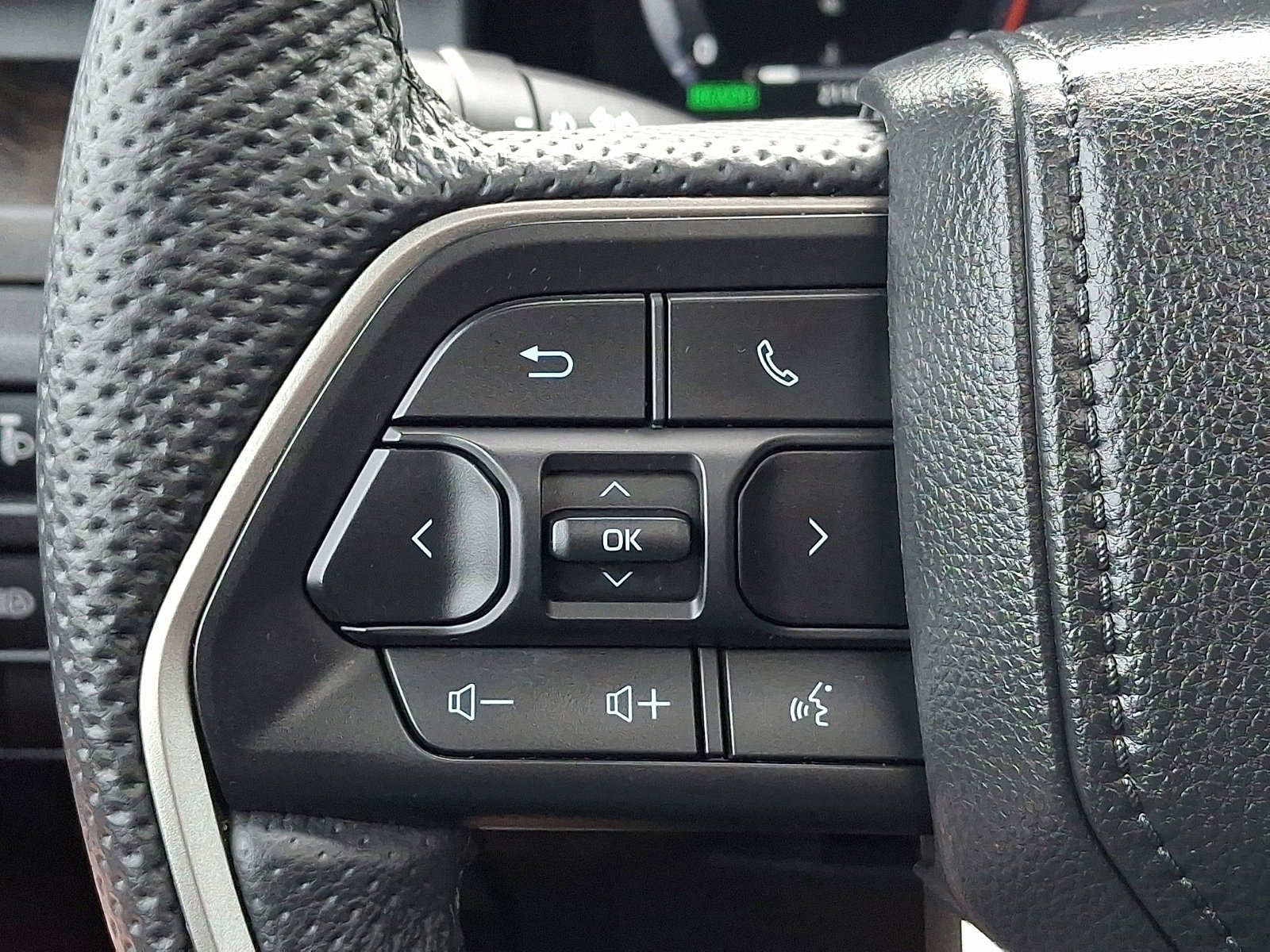 Certified 2025 Toyota Tacoma Limited AWD/4WD image 21